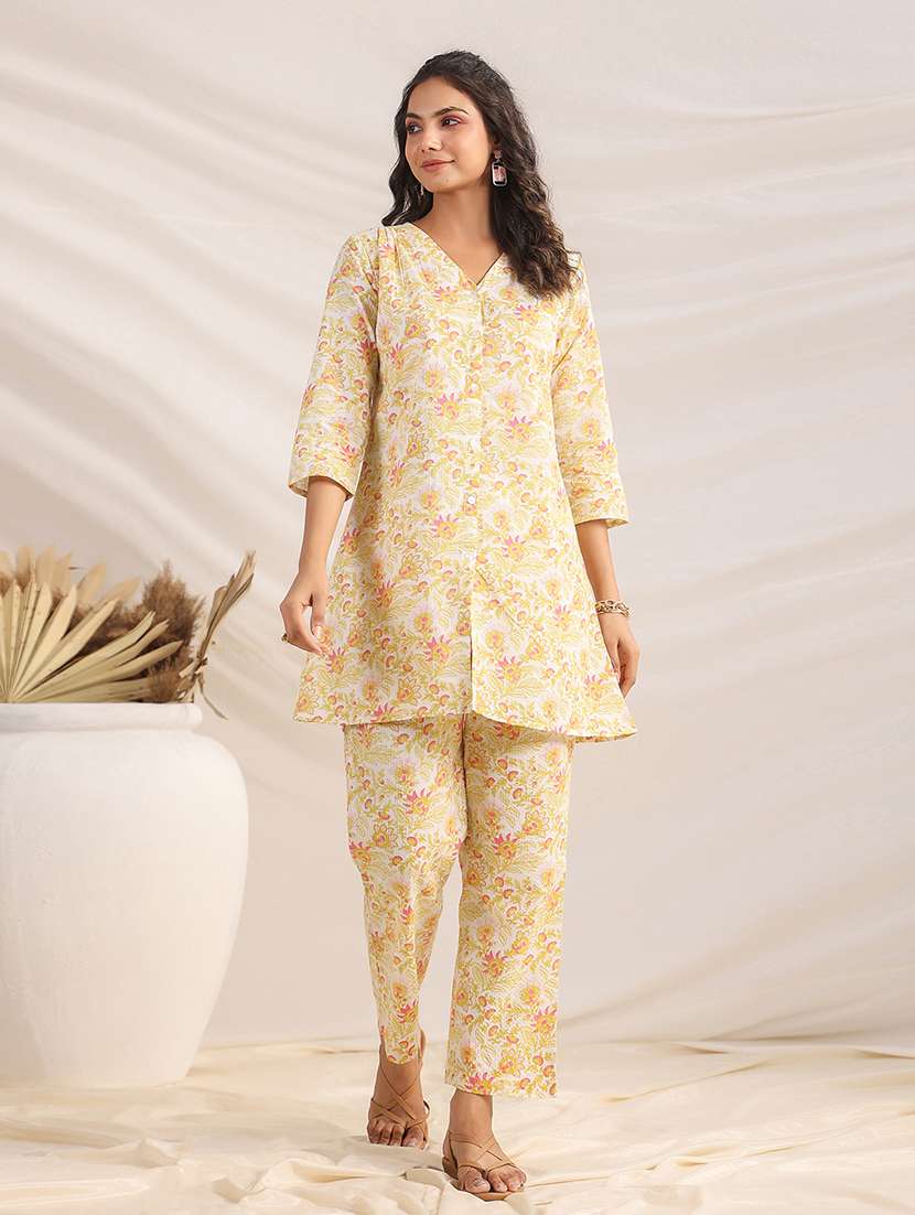women off white floral printed co-ord set - 21515294 -  Standard Image - 1