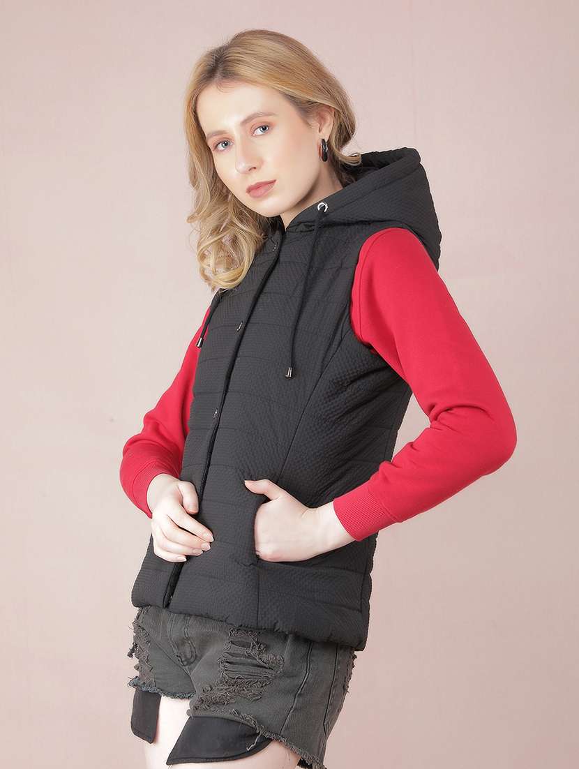 women solids sleeveless quilted jacket