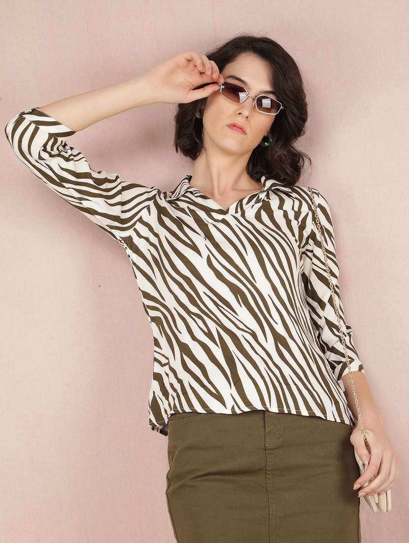 women animal printed collared straight top