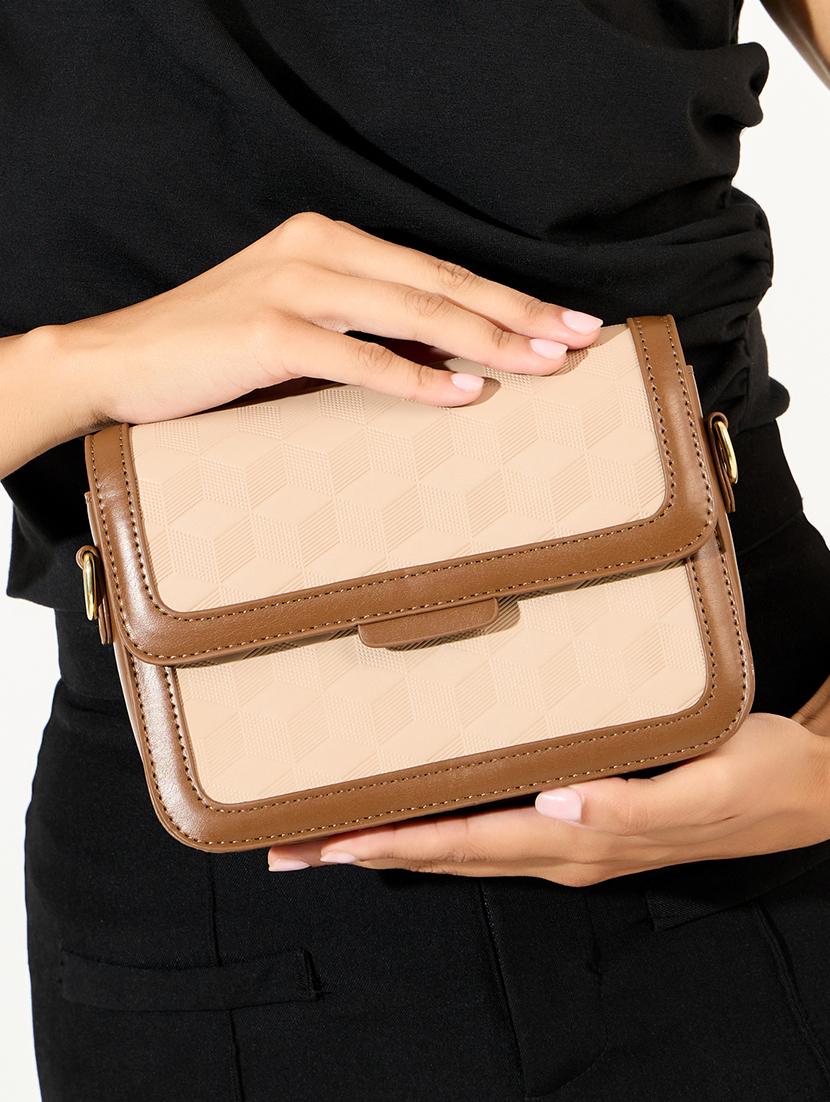 women textured handbag - 21518865 - Standard Image - 4