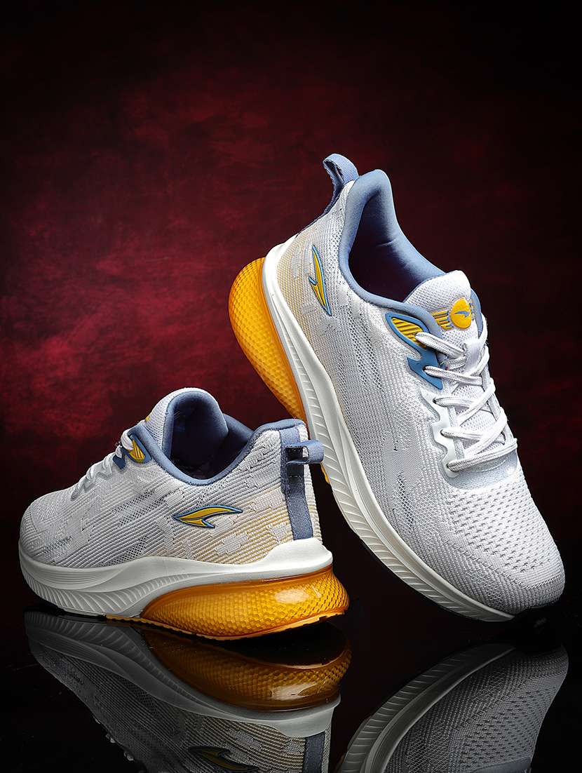 men white lace up sport shoe