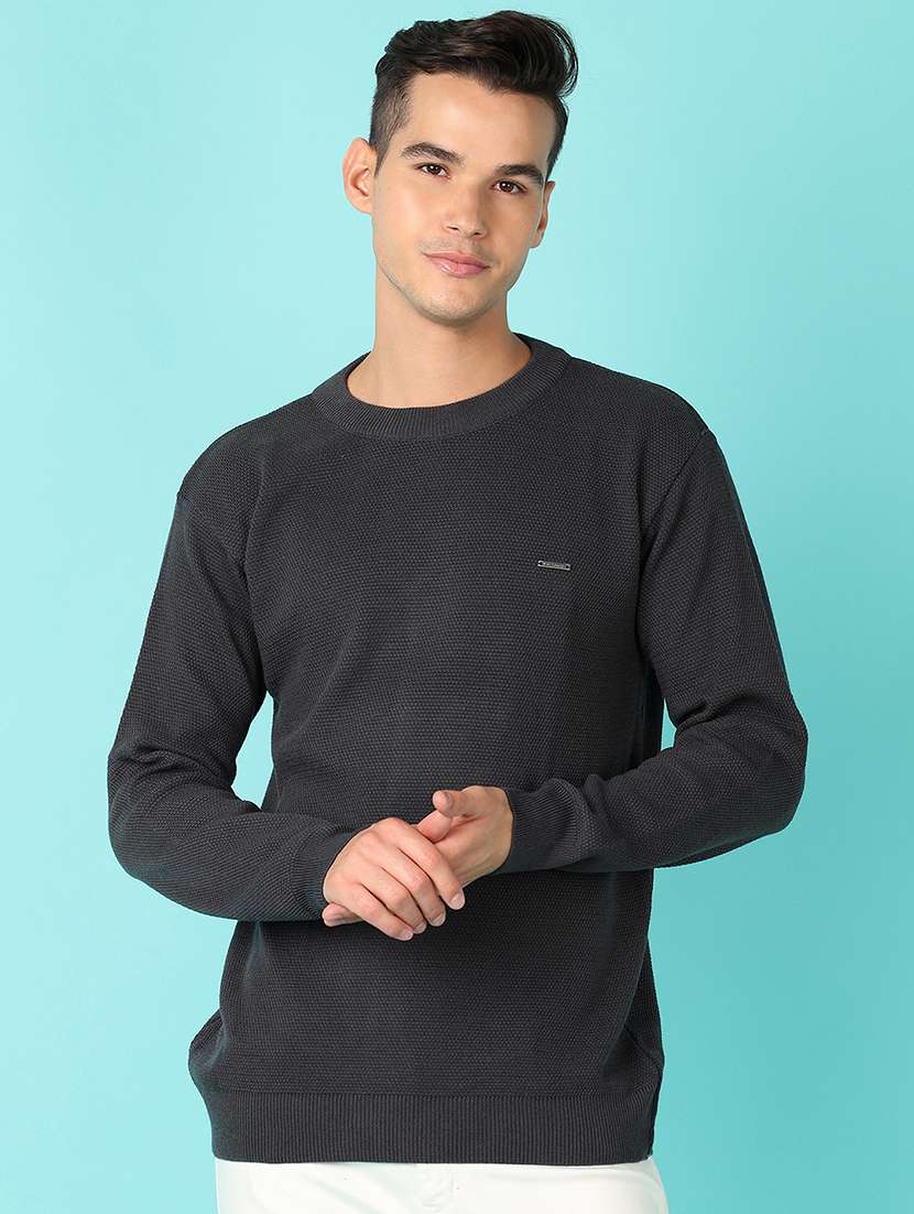 men round neck solid pullover