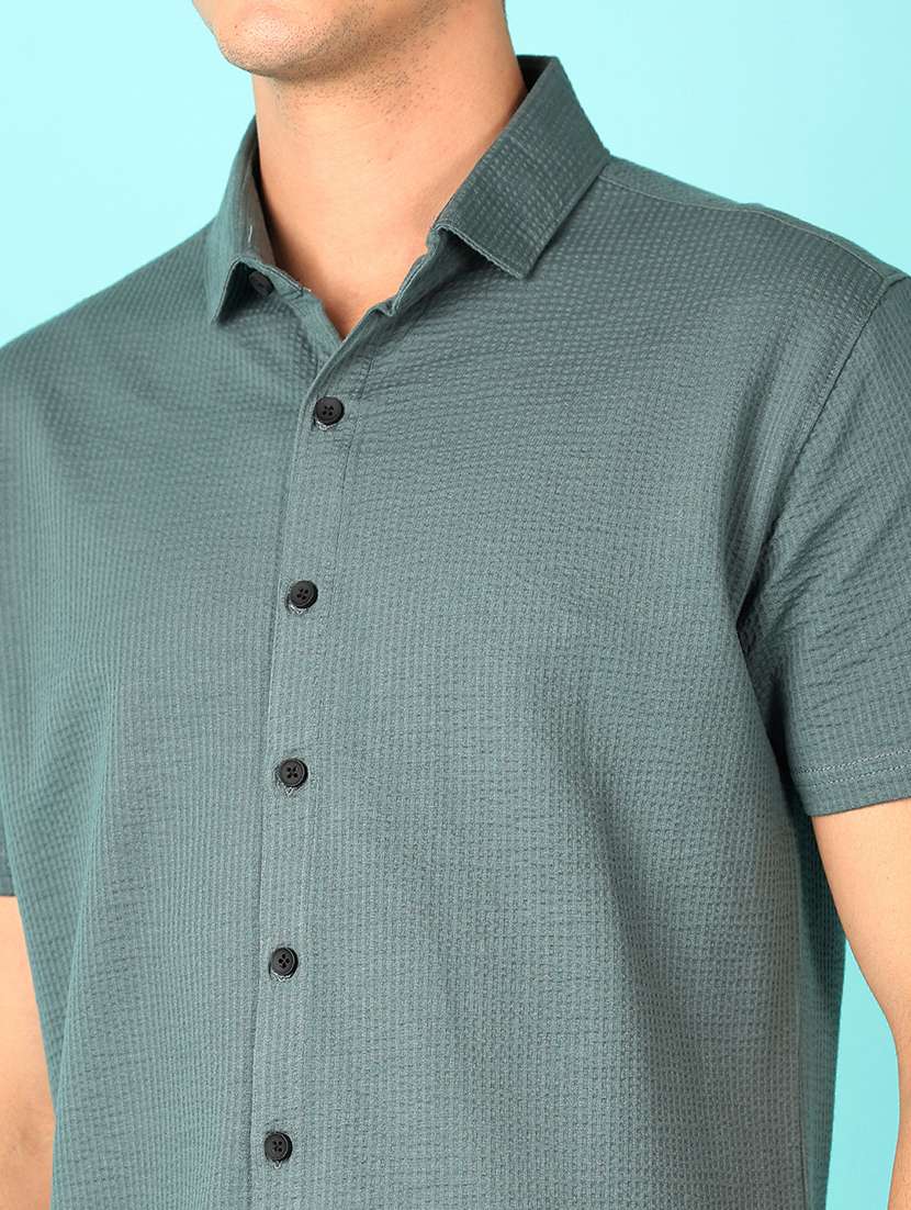 men short sleeves plain casual shirt - 21519366 -  Standard Image - 4