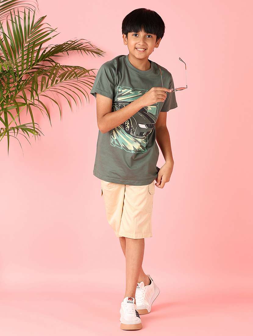 boys beige solid mid rise three fourth shorts - 21521244 - Standard Image - 4