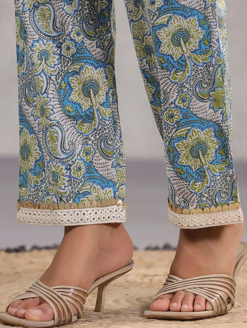 women printed v neck kurta pant set - 21523158 -  Standard Image - 4