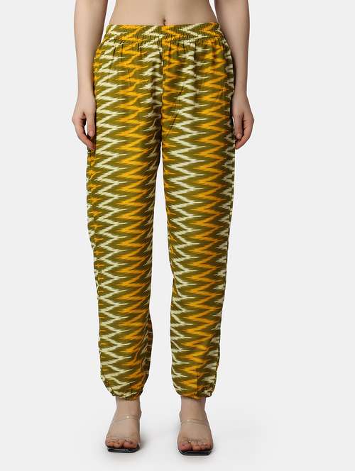 women printed regular fit joggers - 21523411 - Standard Image - 0