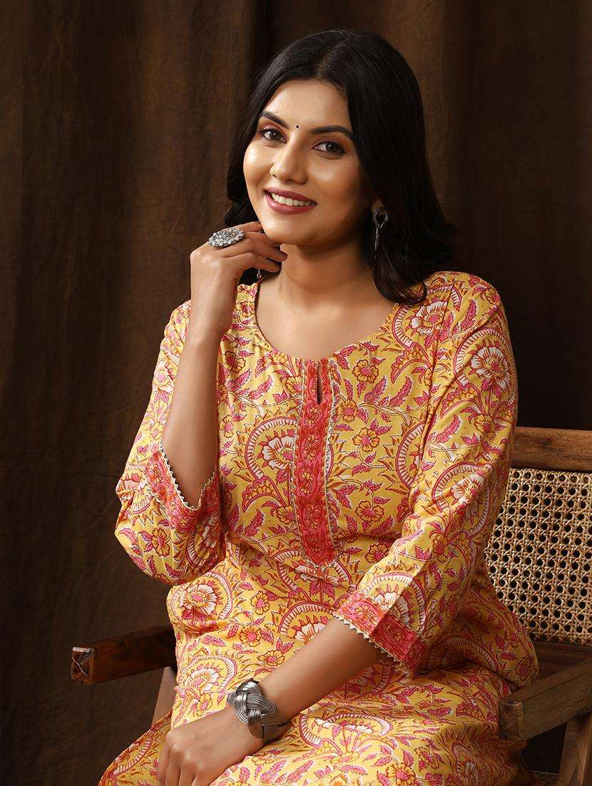women three quarter sleeve straight kurta - 21523722 -  Standard Image - 1