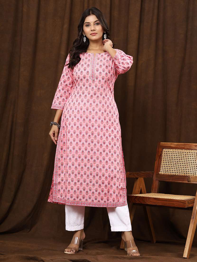 women printed three quater sleeve straight kurta