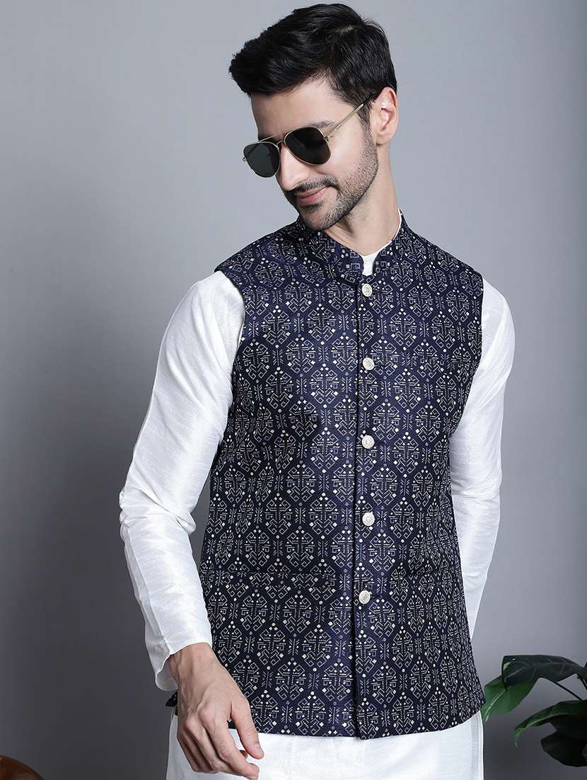 men mandarin neck kurta pyjama with jacket ethnic wear set - 21524884 -  Standard Image - 4