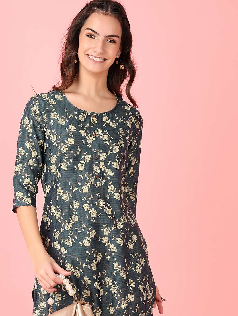 women three quarter sleeve straight kurta - 21527476 -  Standard Image - 4