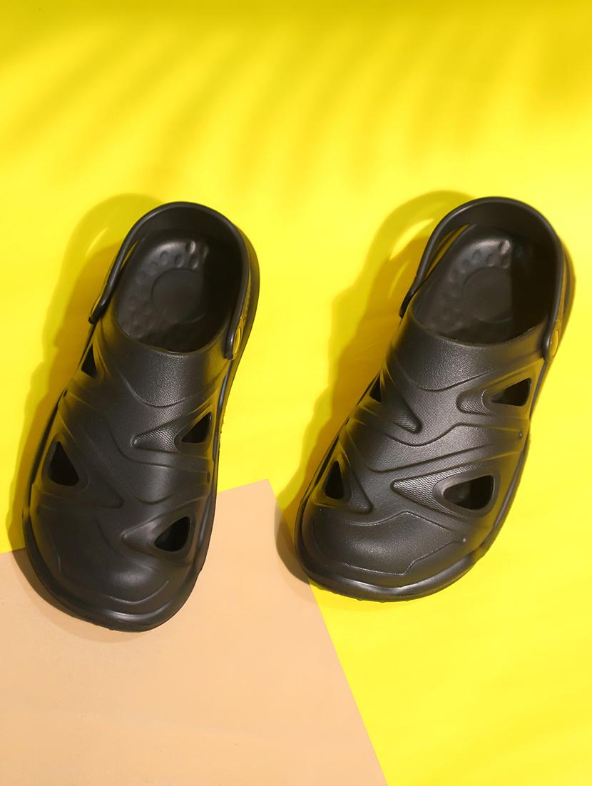 women black solid clogs - 21527836 -  Zoom Image - 0