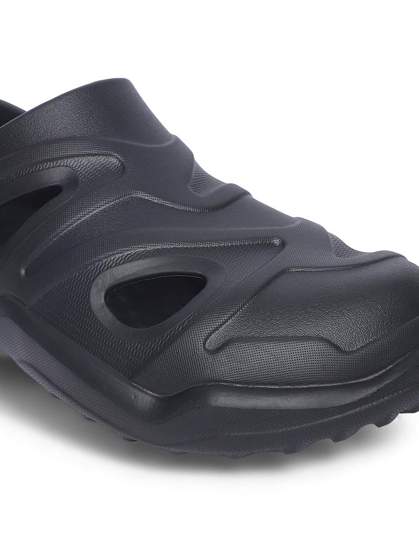 women black solid clogs - 21527836 - Standard Image - 4