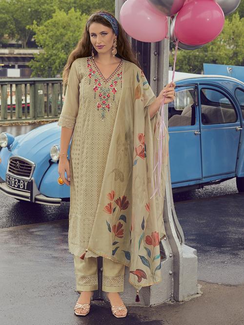 women three quarter sleeve kurta pant with dupatta set - 21527954 - Standard Image - 0