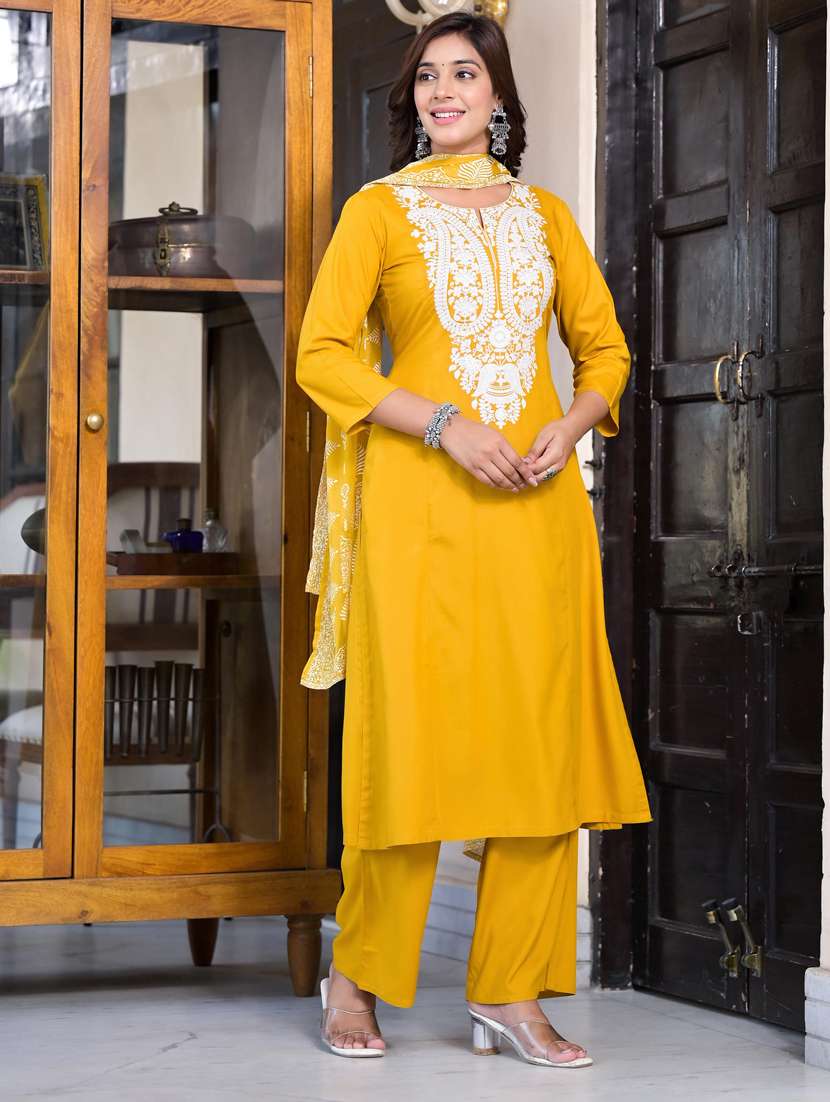 women three quarter sleeve embroidered kurta palazzo set - 21529310 -  Standard Image - 1