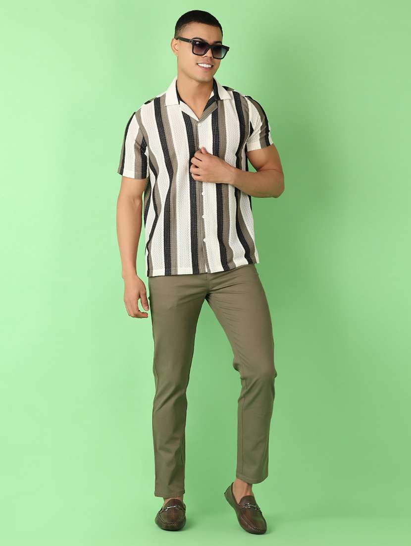men mid rise solid chinos - 21529904 -  Standard Image - 4