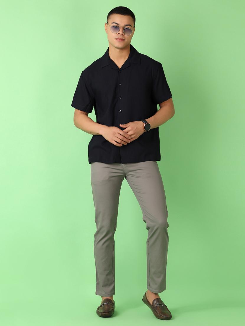 men mid rise solid chinos - 21529907 - Standard Image - 4