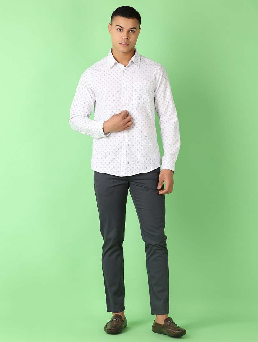 men mid rise solid chinos - 21529909 -  Standard Image - 4