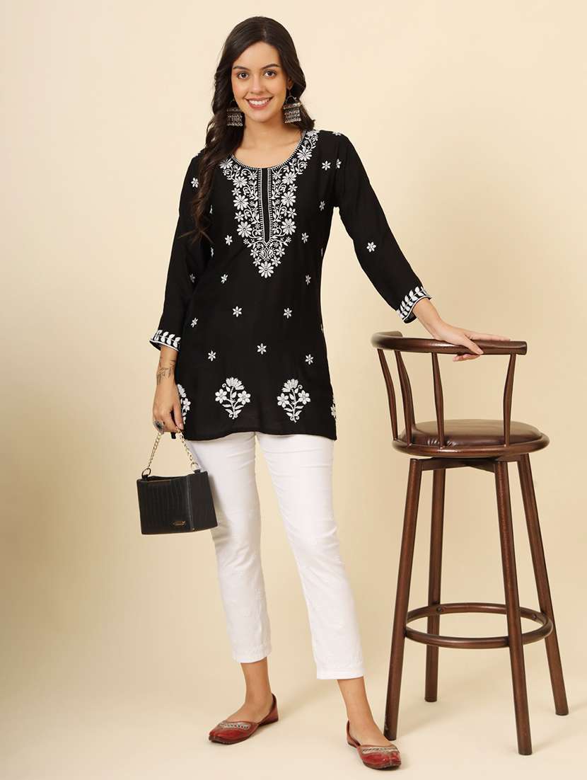 women chikankari three quarter sleeve straight kurti - 21530198 - Standard Image - 4