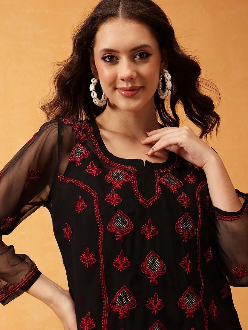 women black chikankari straight kurti - 21530457 -  Standard Image - 4