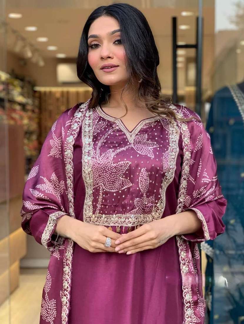 women three quarter sleeve embroidered suit set - 21530496 -  Standard Image - 4