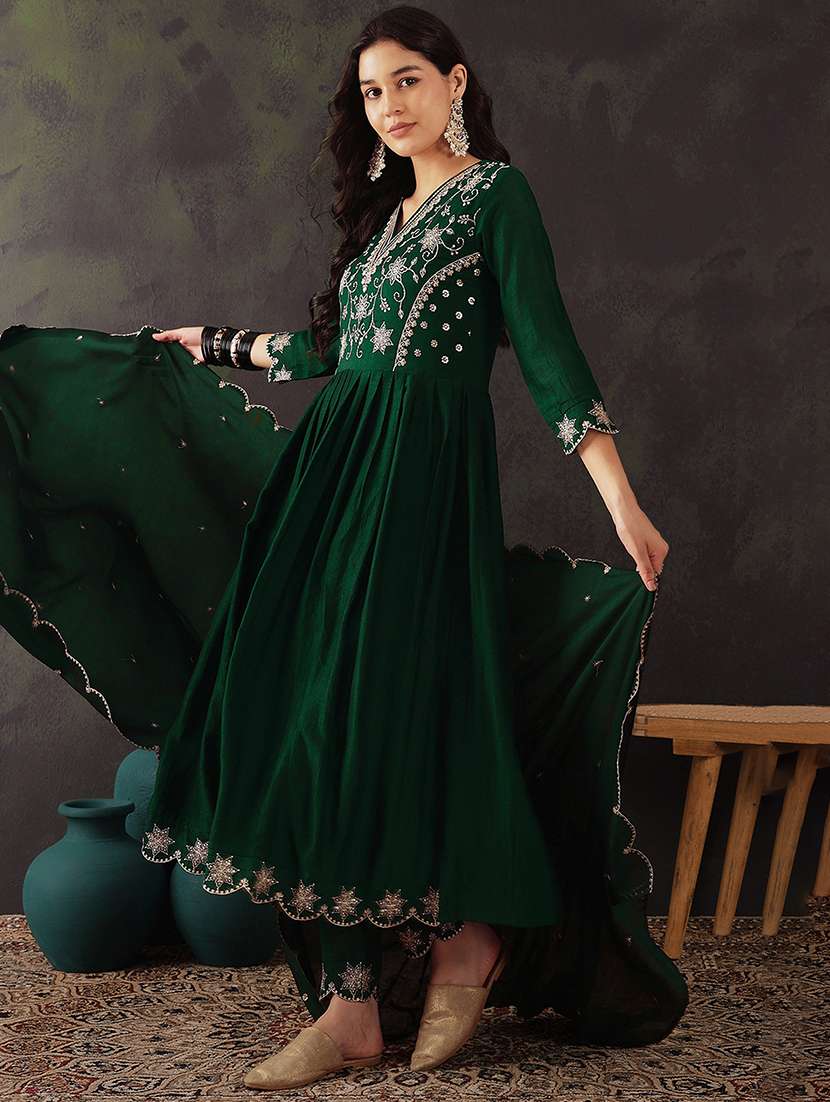 women kurta pant set with dupatta