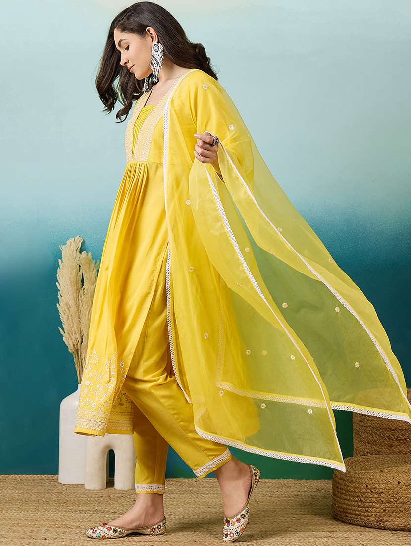 women kurta pant set with dupatta