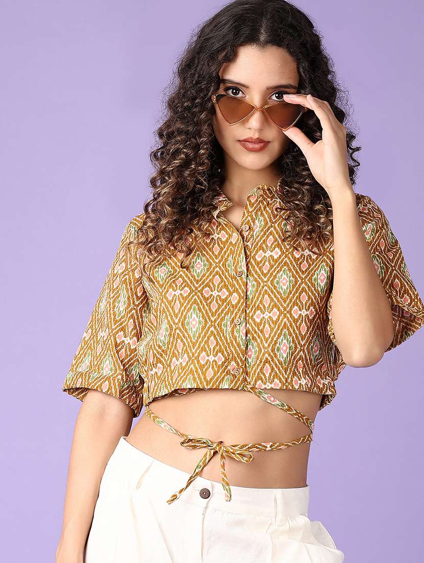 women printed collared short sleeves crop top - 21531502 -  Standard Image - 4