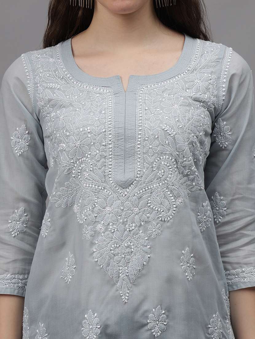 women three quarter sleeves chikankari kurta - 21532331 -  Standard Image - 4