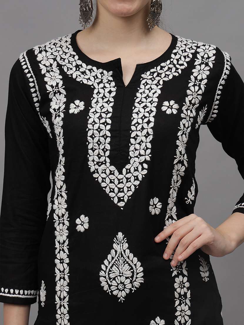 women three quarter sleeves chikankari kurta - 21532341 - Standard Image - 4