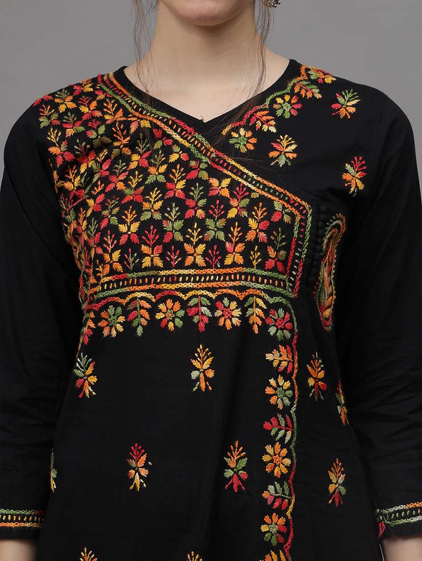 women three quarter sleeves chikankari kurta - 21532366 -  Standard Image - 4