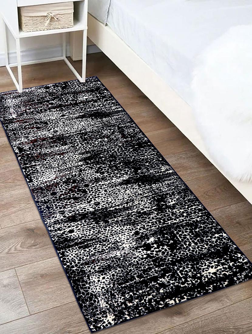 modefe 2x6 feet runner rug carpet black moire printed primium persian carpets for bedroom - 21533071 -  Zoom Image - 0