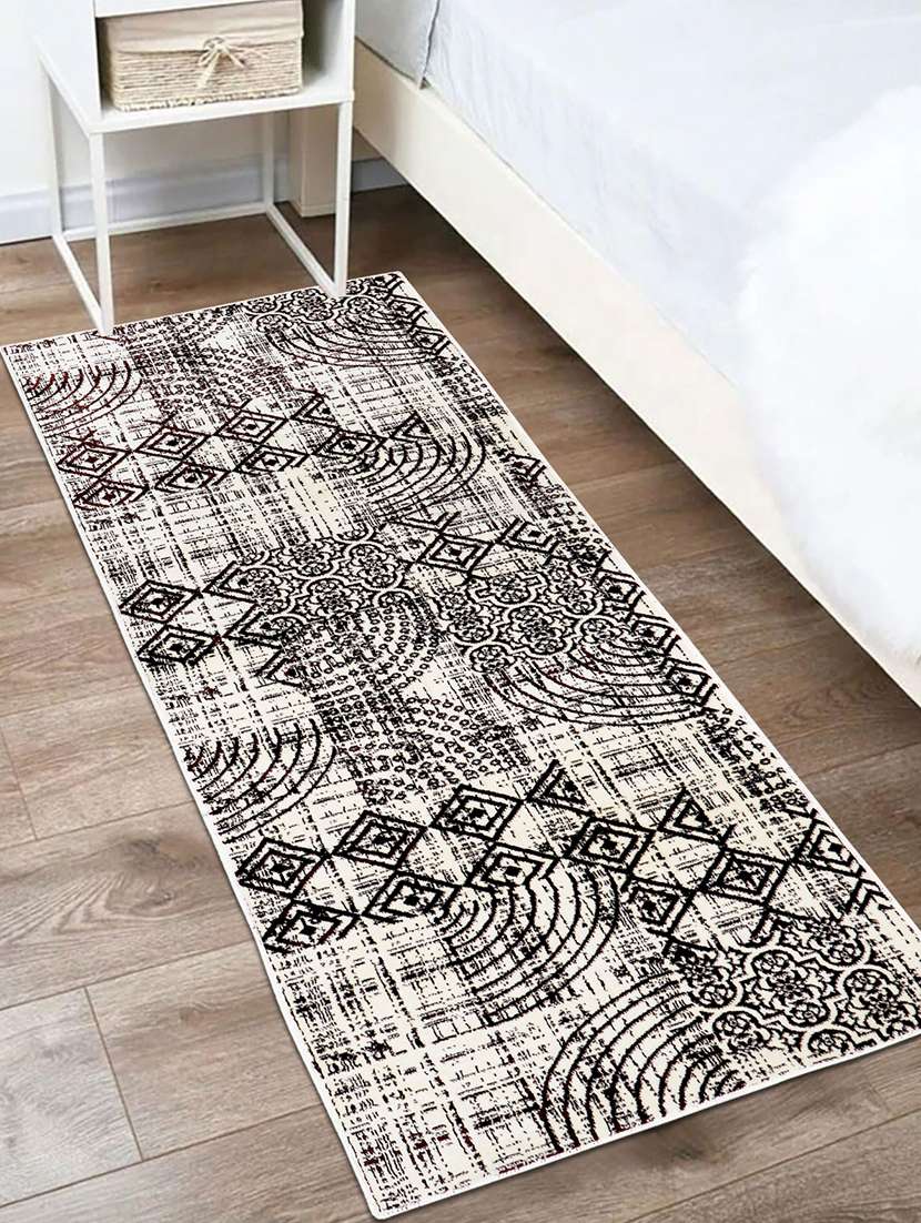 modefe 2x6 feet runner rug carpet black & ivory geometric printed primium persian carpets for bedroo - 21533088 - Zoom Image - 0