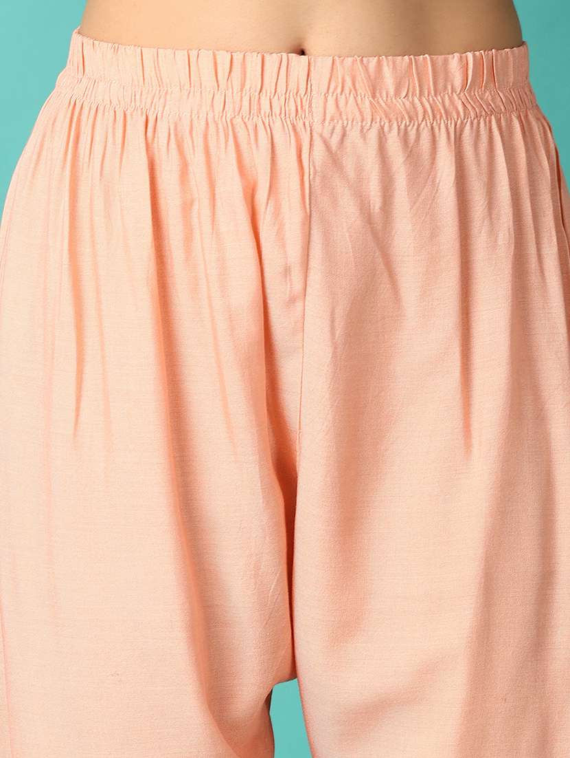 women floral kurta pant set with dupatta - 21533731 -  Standard Image - 4