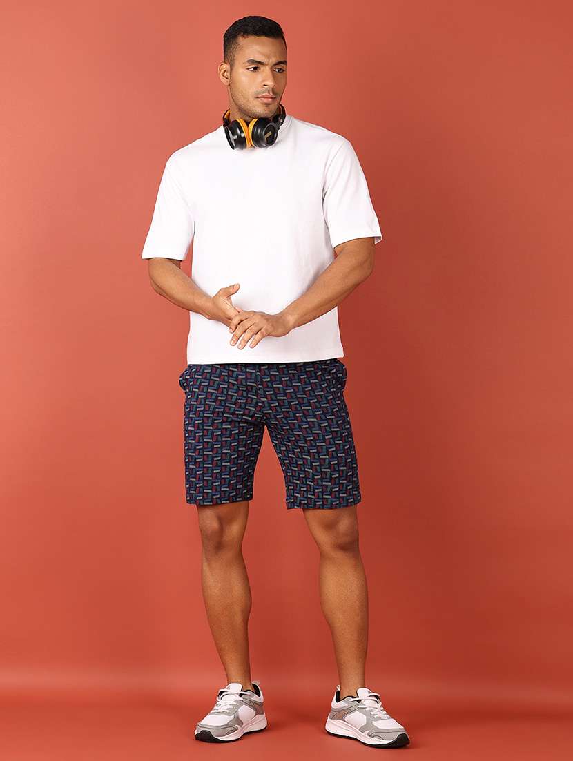 men mid rise printed shorts - 21533760 -  Standard Image - 4