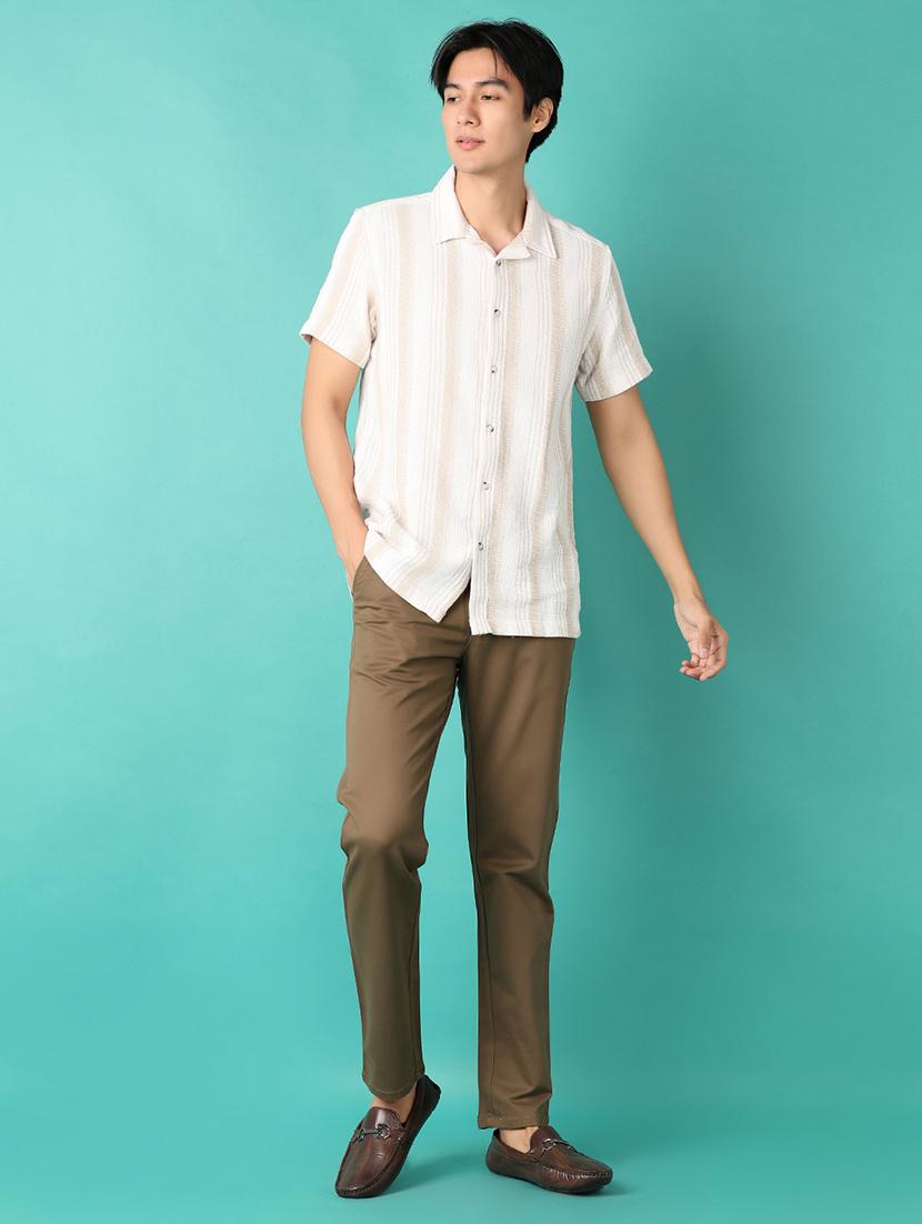men mid rise solid chinos - 21533993 - Standard Image - 4