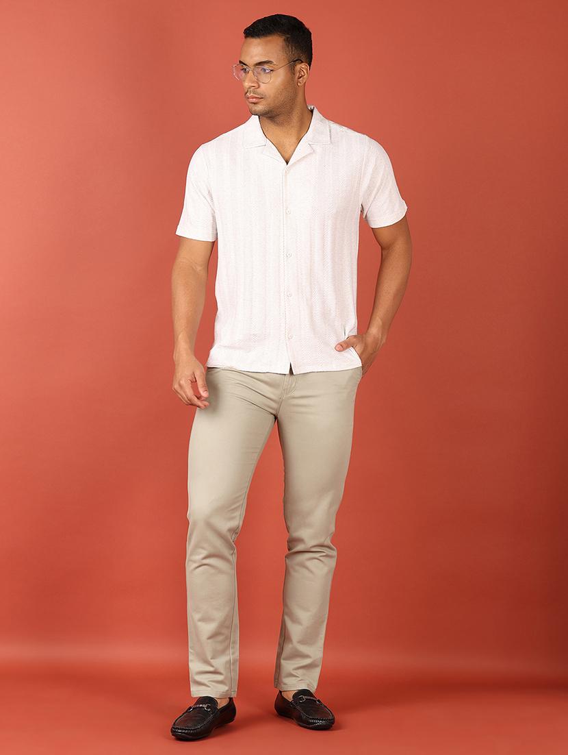 men mid rise solid chinos - 21533997 - Standard Image - 4