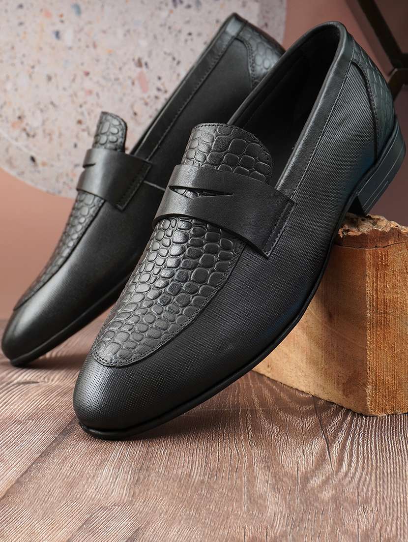 men black slip on loafer
