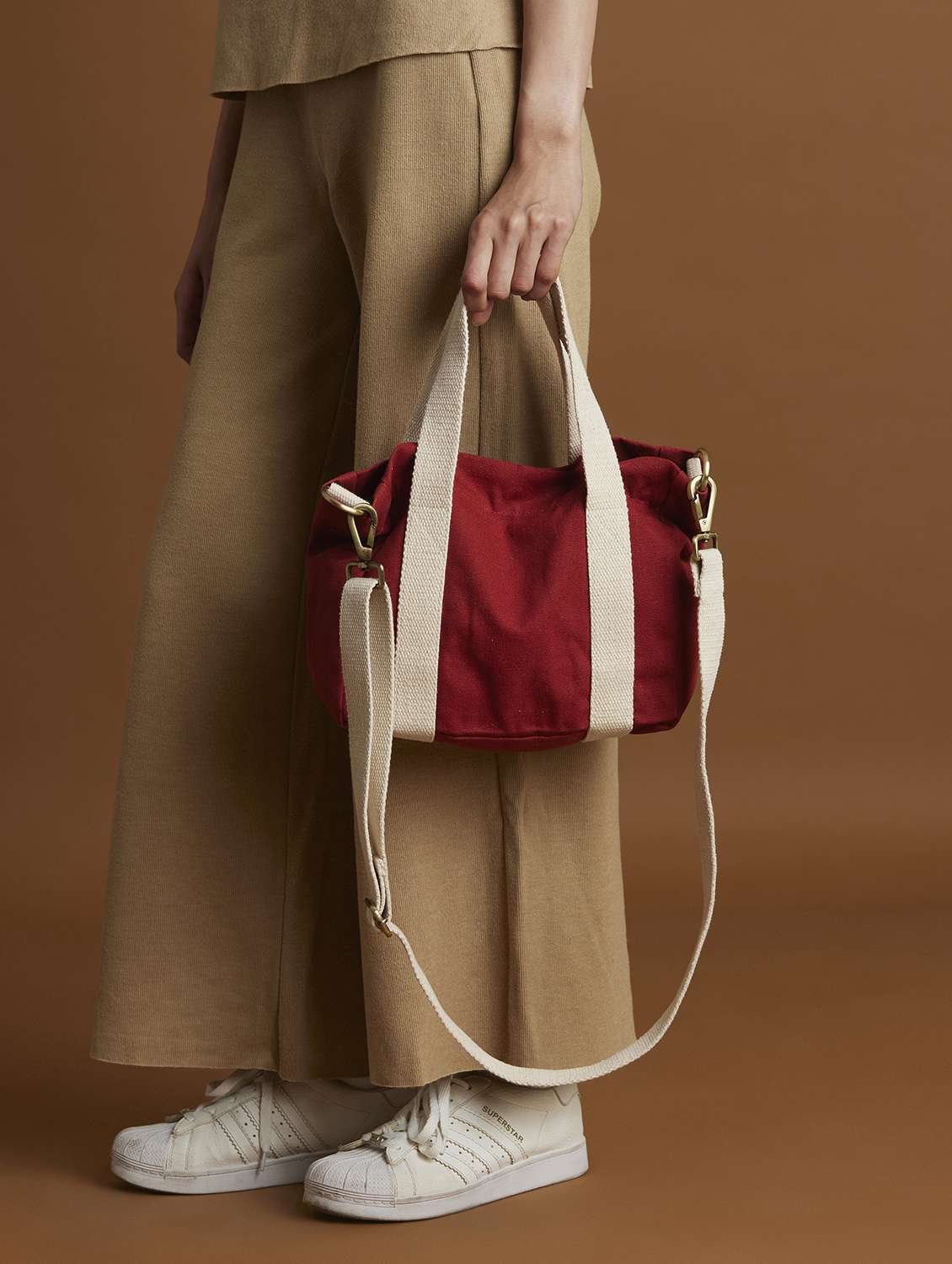maroon solid cotton handbag - 21536762 - Zoom Image - 0