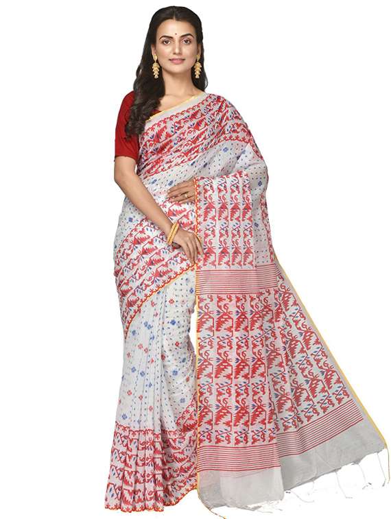 women self design jamdani saree