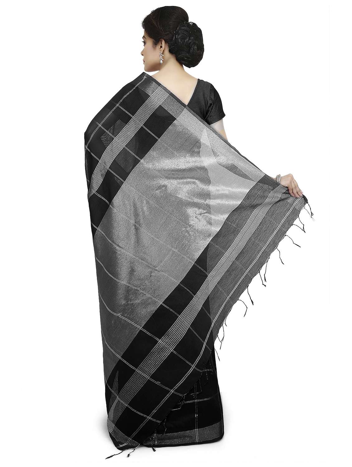 women checkered tant saree - 21537171 - Standard Image - 1