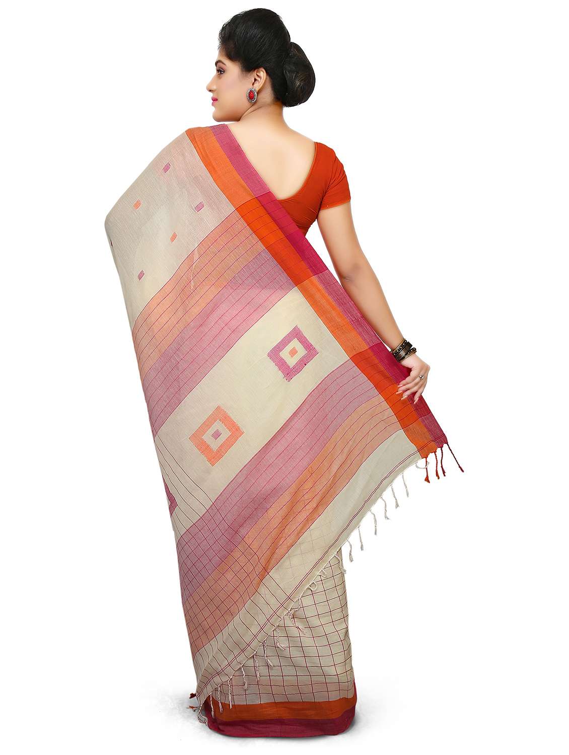 beige checkered handloom saree - 21537232 - Standard Image - 1