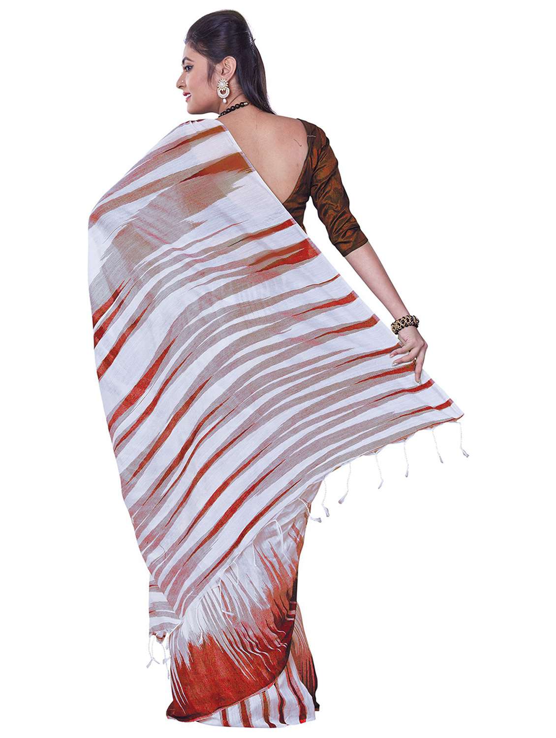 white ikkat handloom saree - 21537278 - Standard Image - 1
