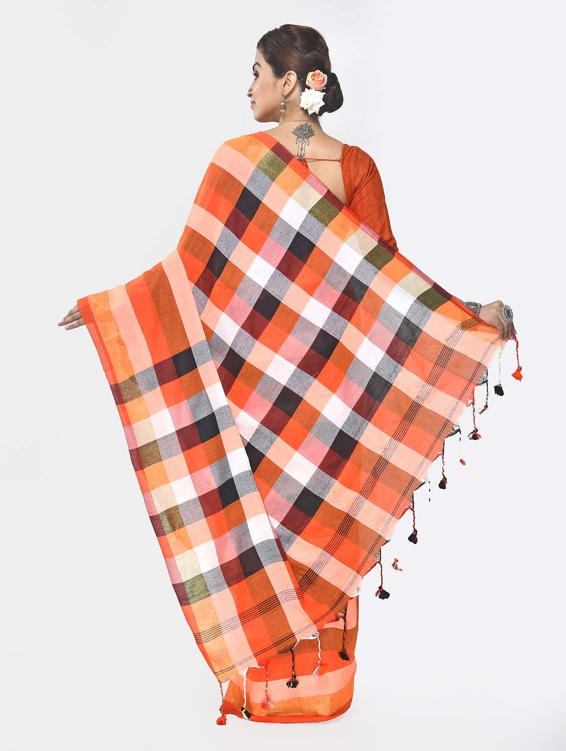 women striped handloom saree - 21537359 -  Standard Image - 1
