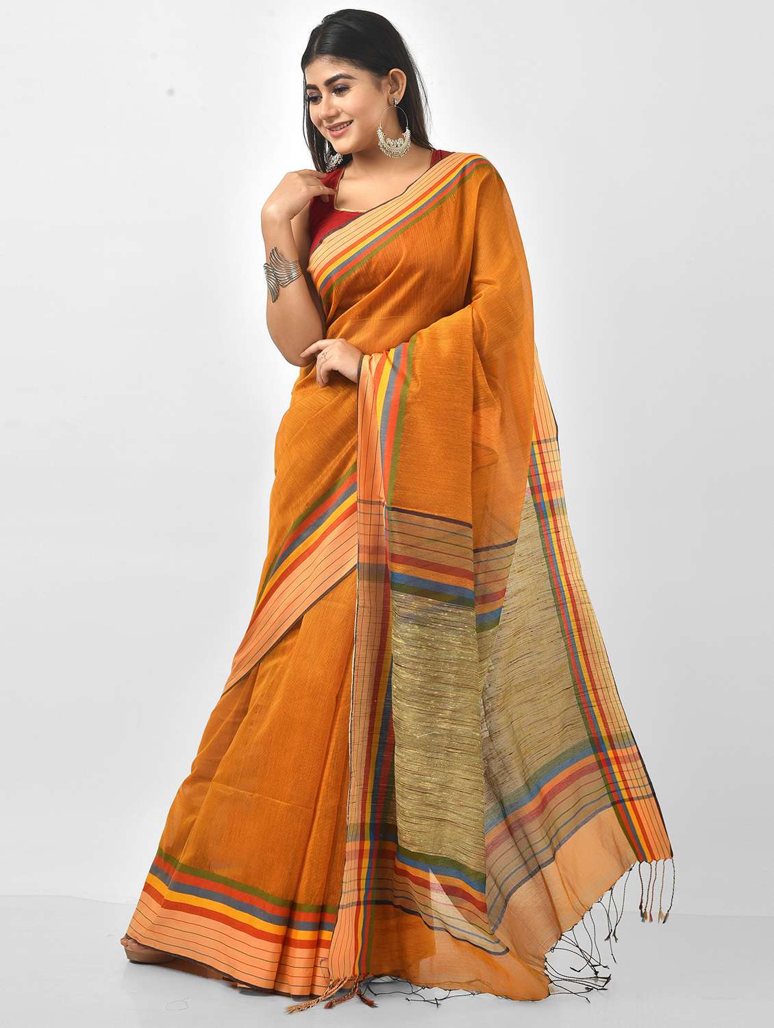 women solid handloom saree
