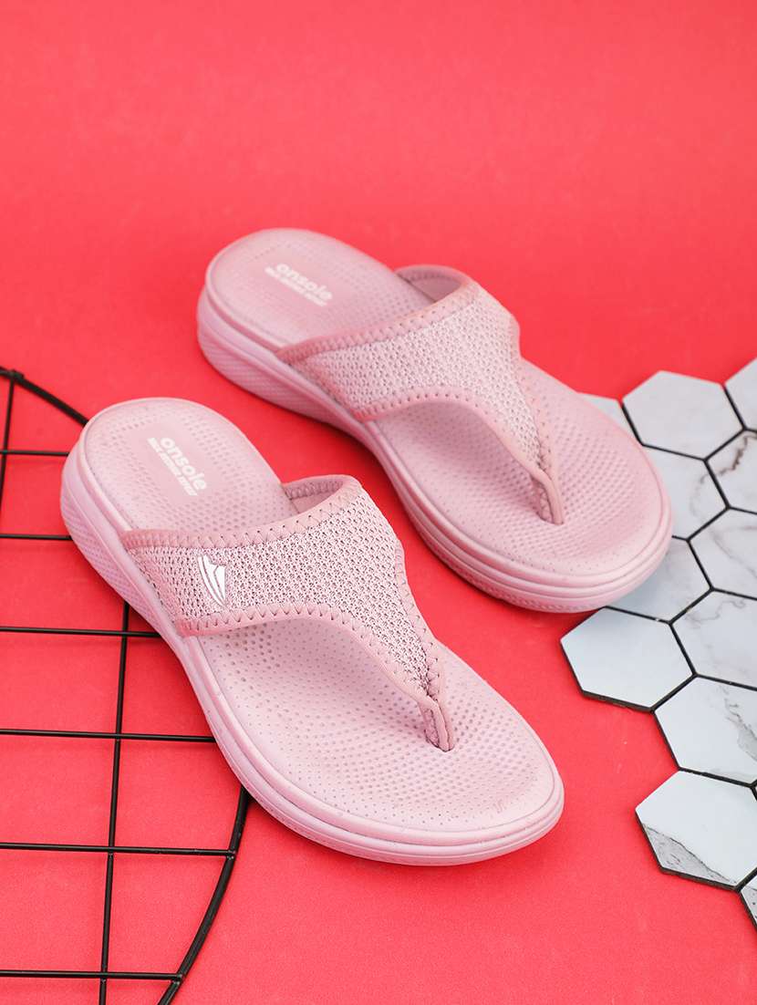 women textured slippers