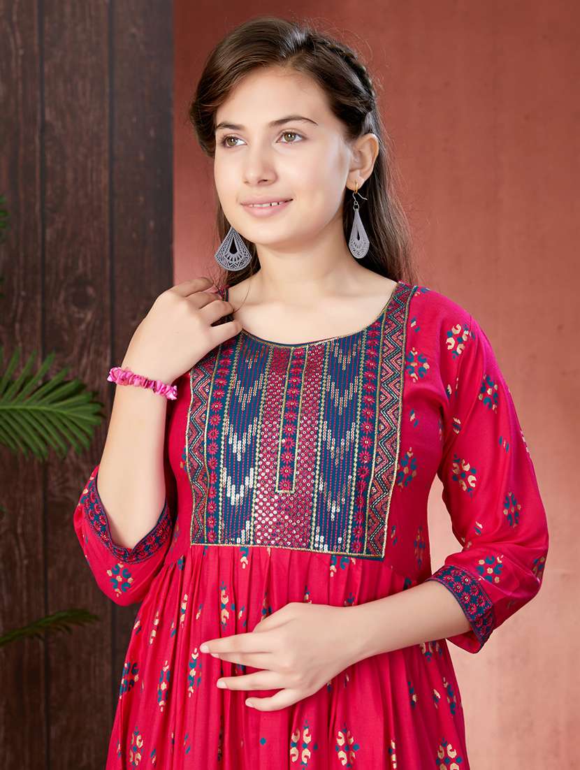 girls printed round neck suit set - 21538416 -  Standard Image - 4