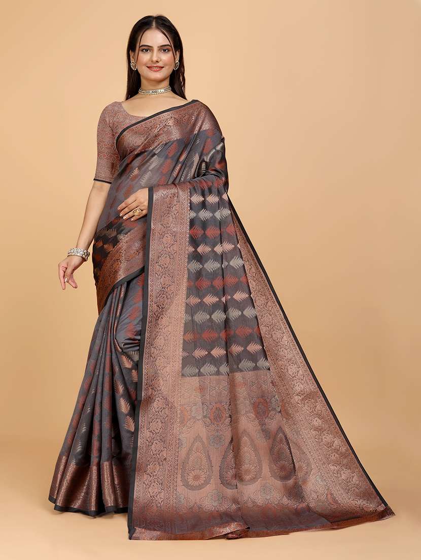 women self design banarasi saree