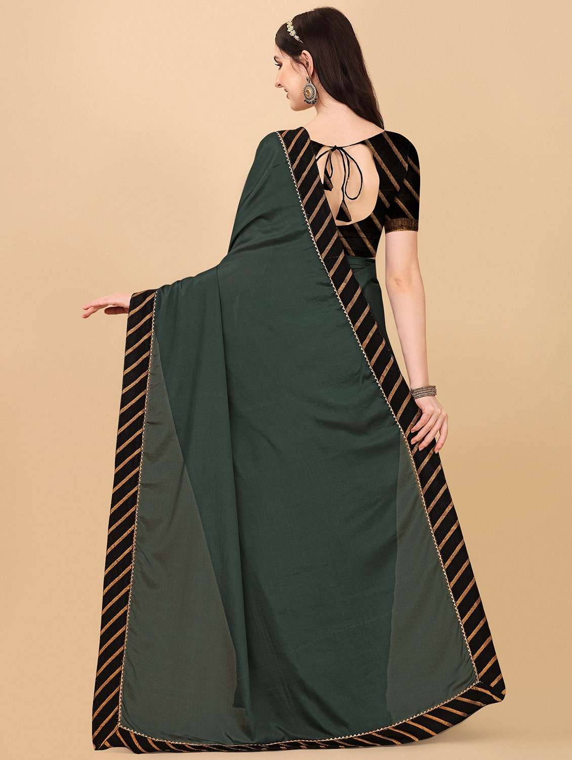 women bottle green solid lace work saree - 21544072 -  Standard Image - 1