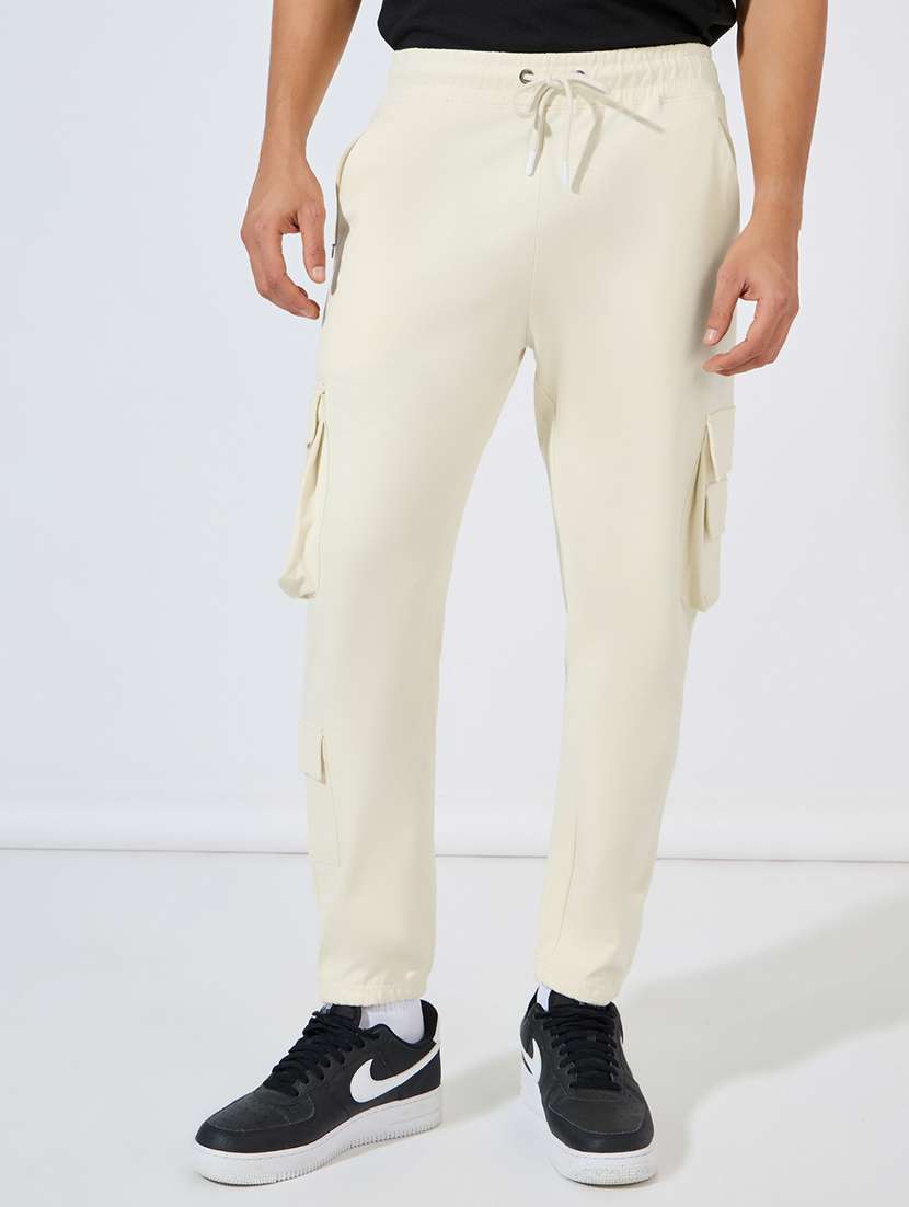 men solid relaxed fit cargo