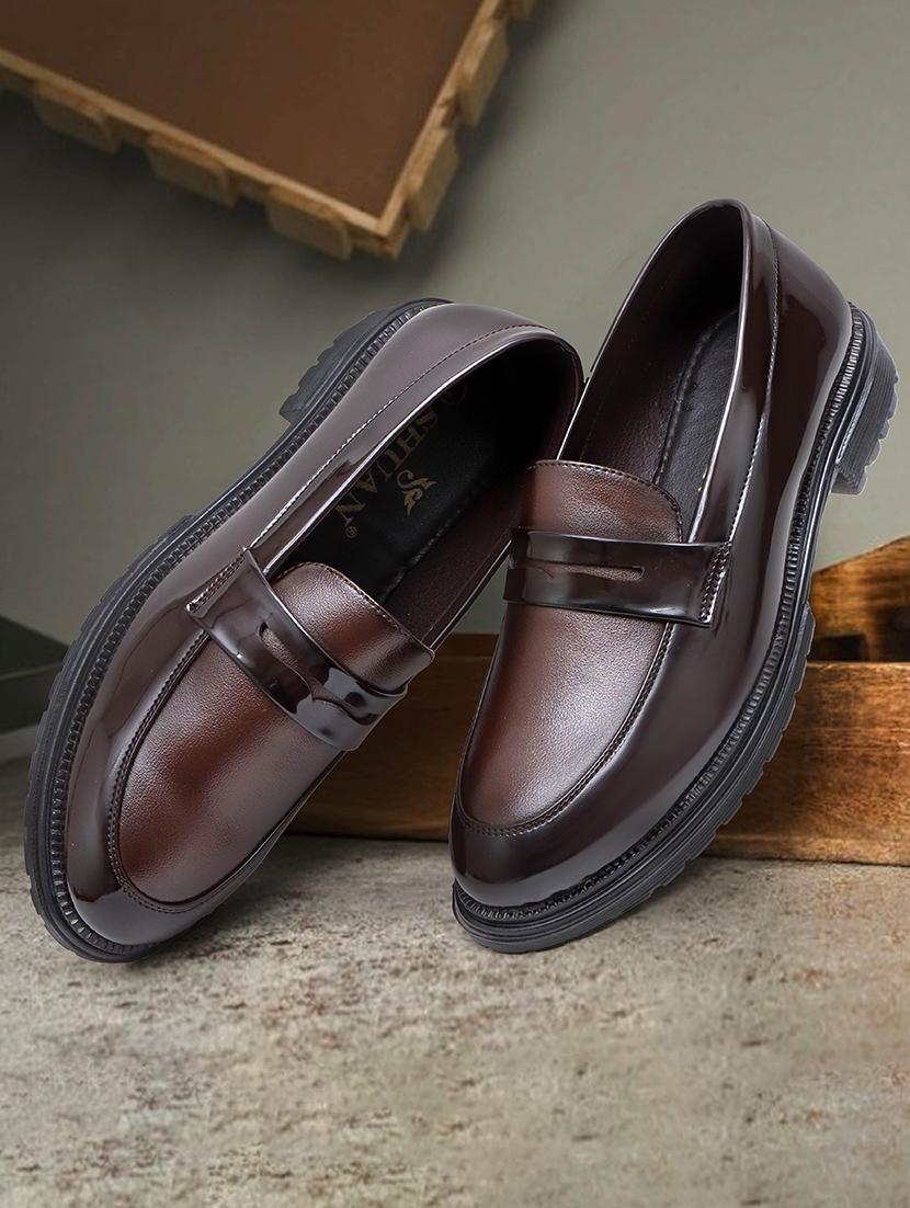 men brown solid slip on loafer - 21544909 -  Zoom Image - 0